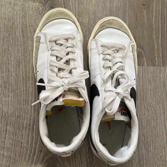 Nike Blazer Low '77 Sneaker - Picture 8 of 9